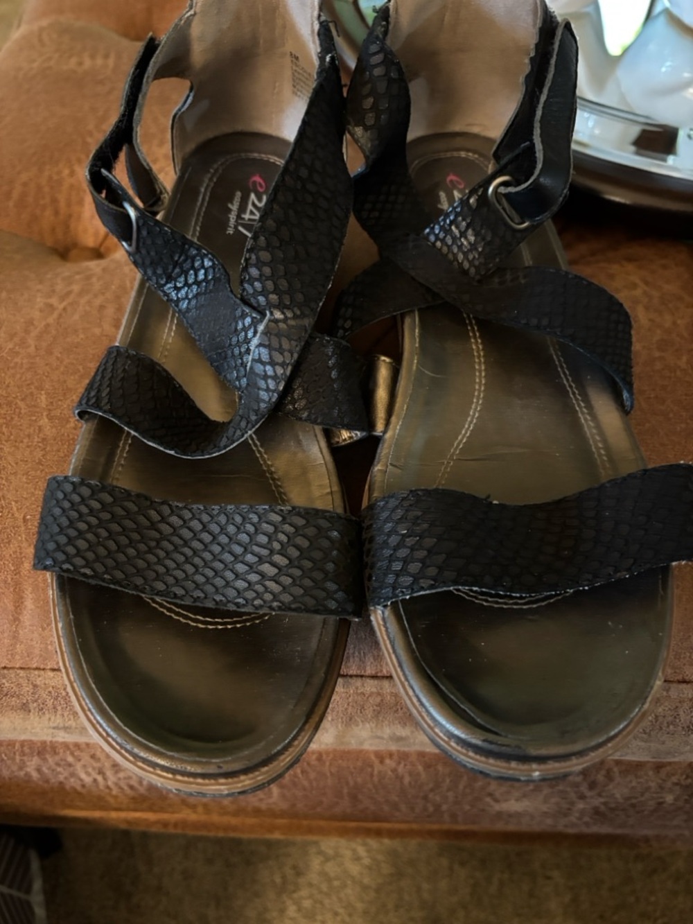 Black Textured Strappy Women's Sandals with Adjustable Ankle
